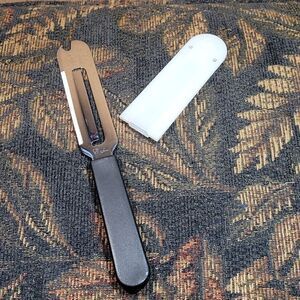 Pampered Chef Cheese Knife #1126 Spreader Slicer w/ Protective Cover #8